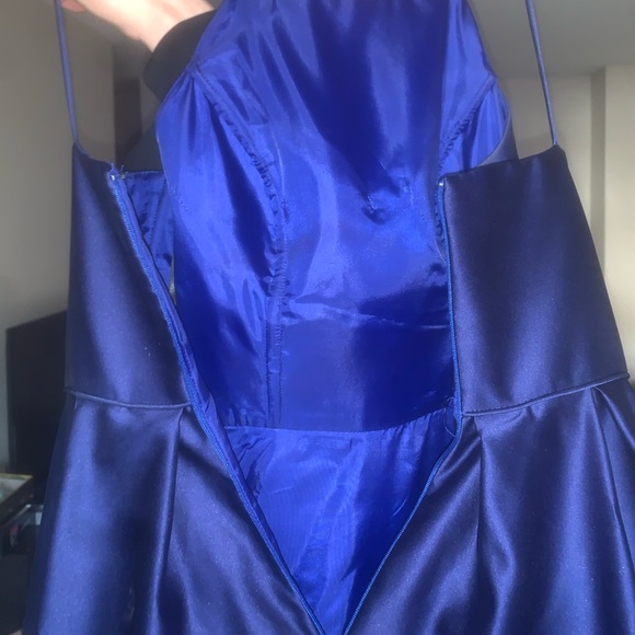 long blue grad dress - Picture 4 of 5